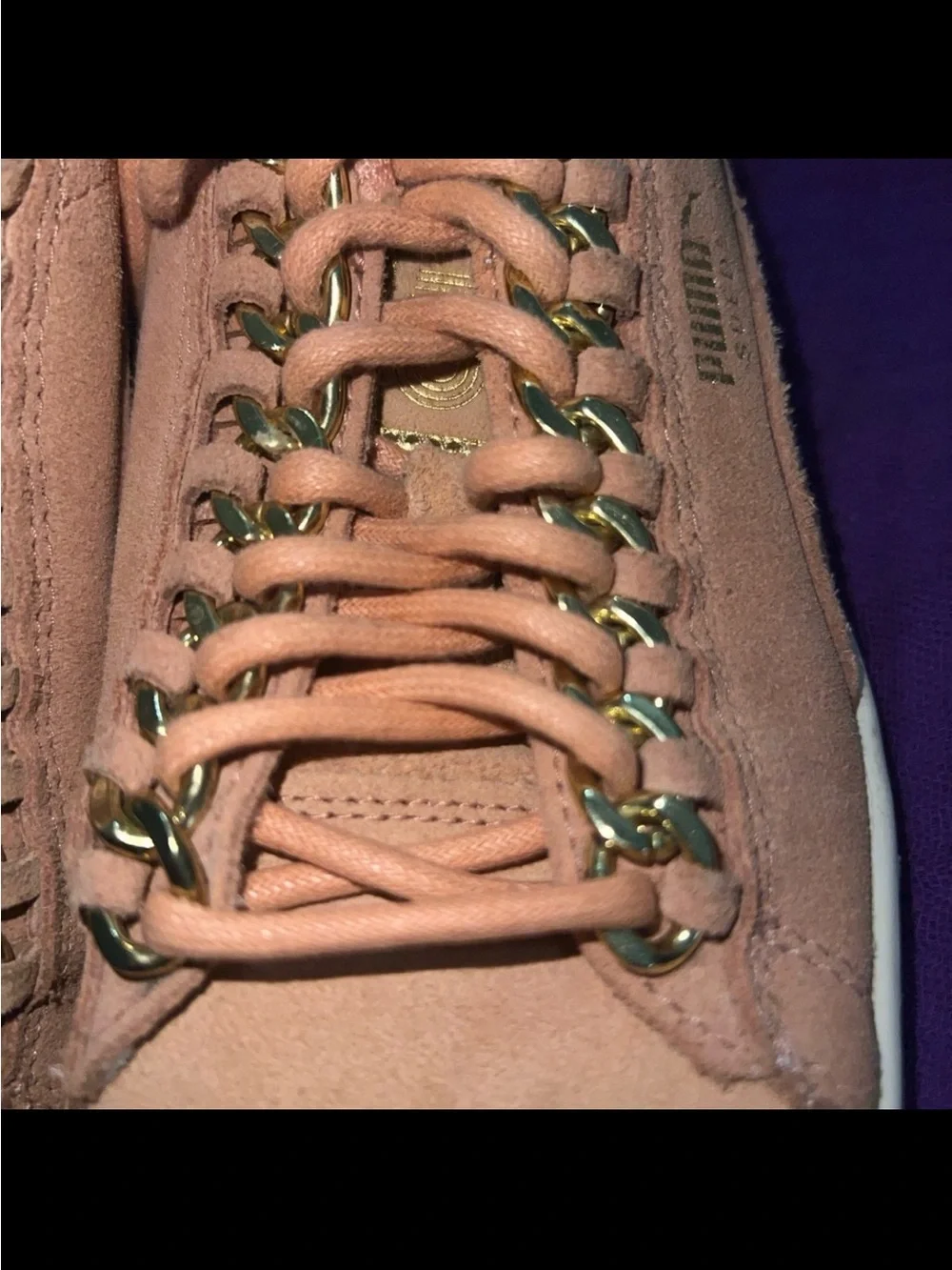 PUMA SUEDE CLASSIC X GOLD CHAIN SNEAKERS IN DUSTY CORAL/PUMA GOLD COLOR//SZ 6.5